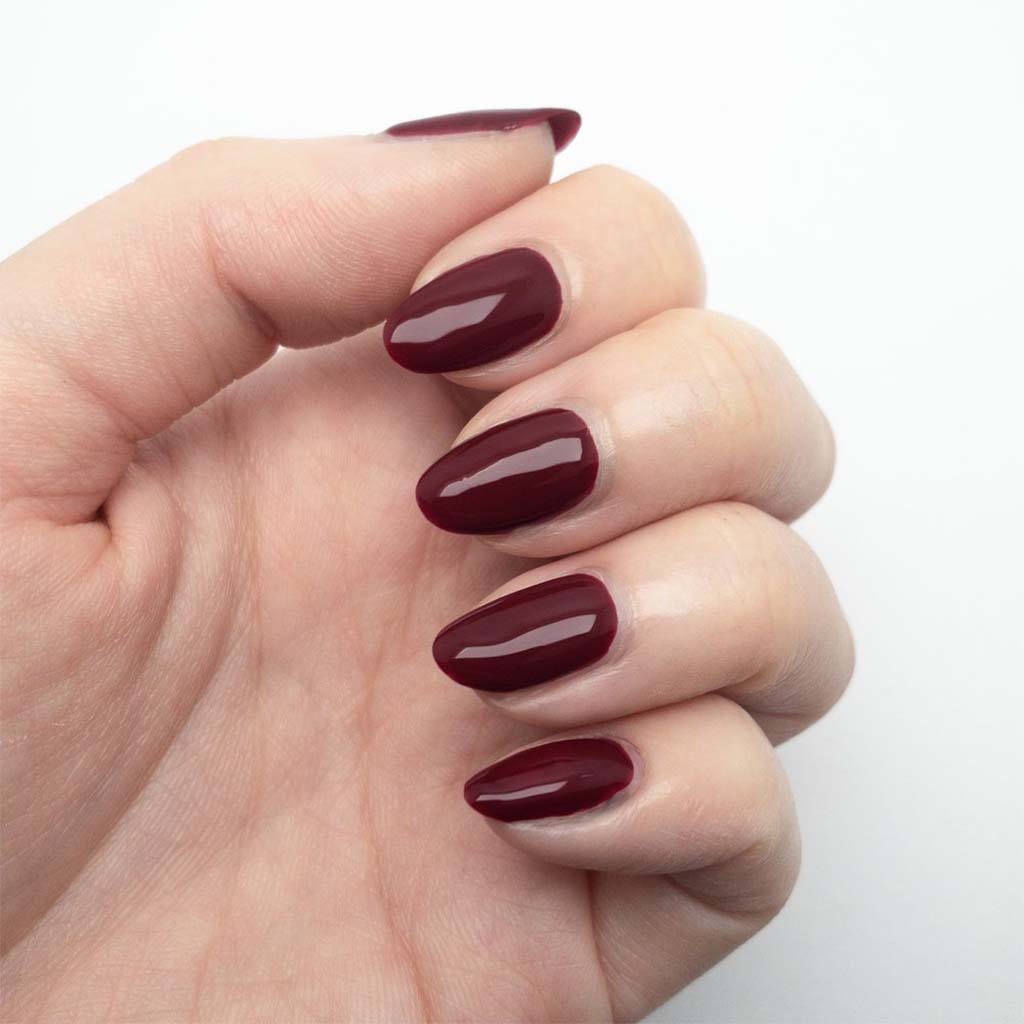 Best Dip Nail Colors to Attract Guys